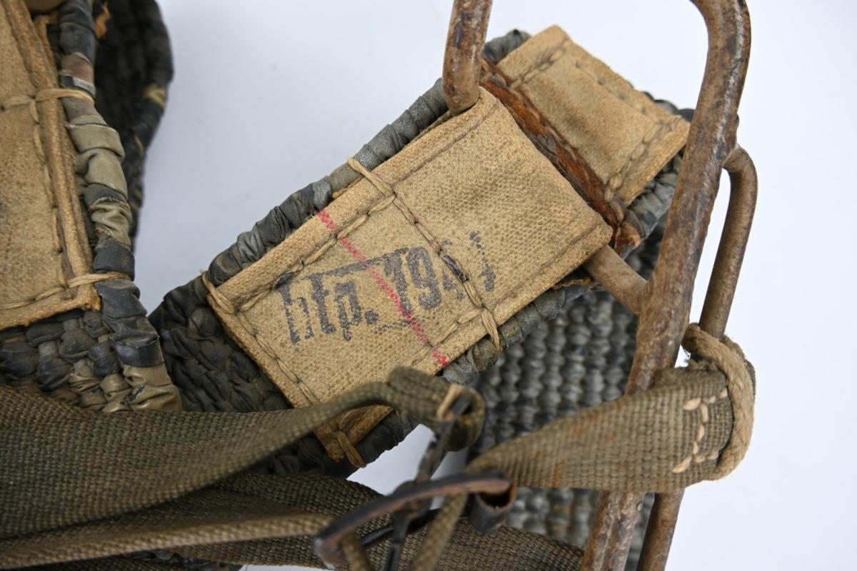 German WH Tragegestell 43 with Ersatz Straps