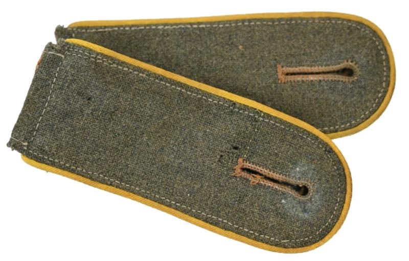 German WH EM Shoulderboards Cavalry