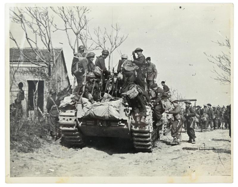US WW2 Press Photo 'British Troops on the Front'
