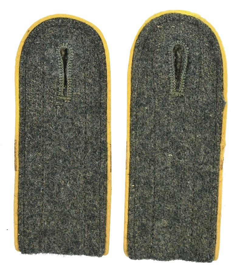 German WH M44 Shoulderboard Set 'Signal Troops'
