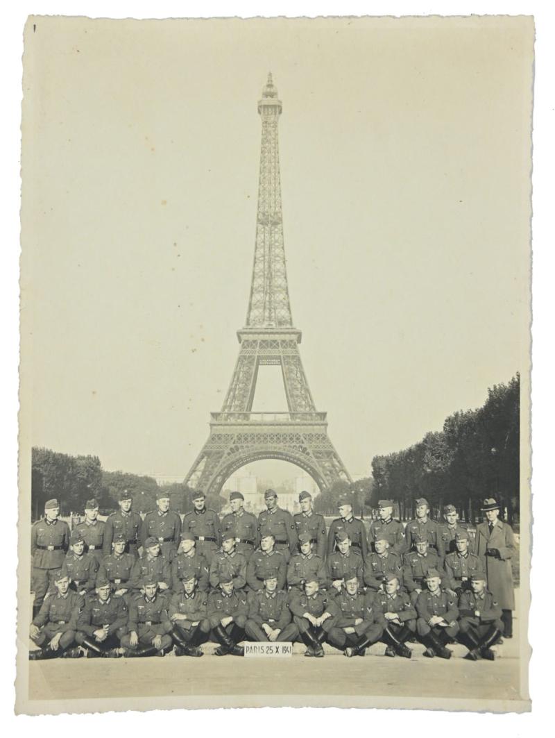 German WH Unit Group Picture Paris 1941