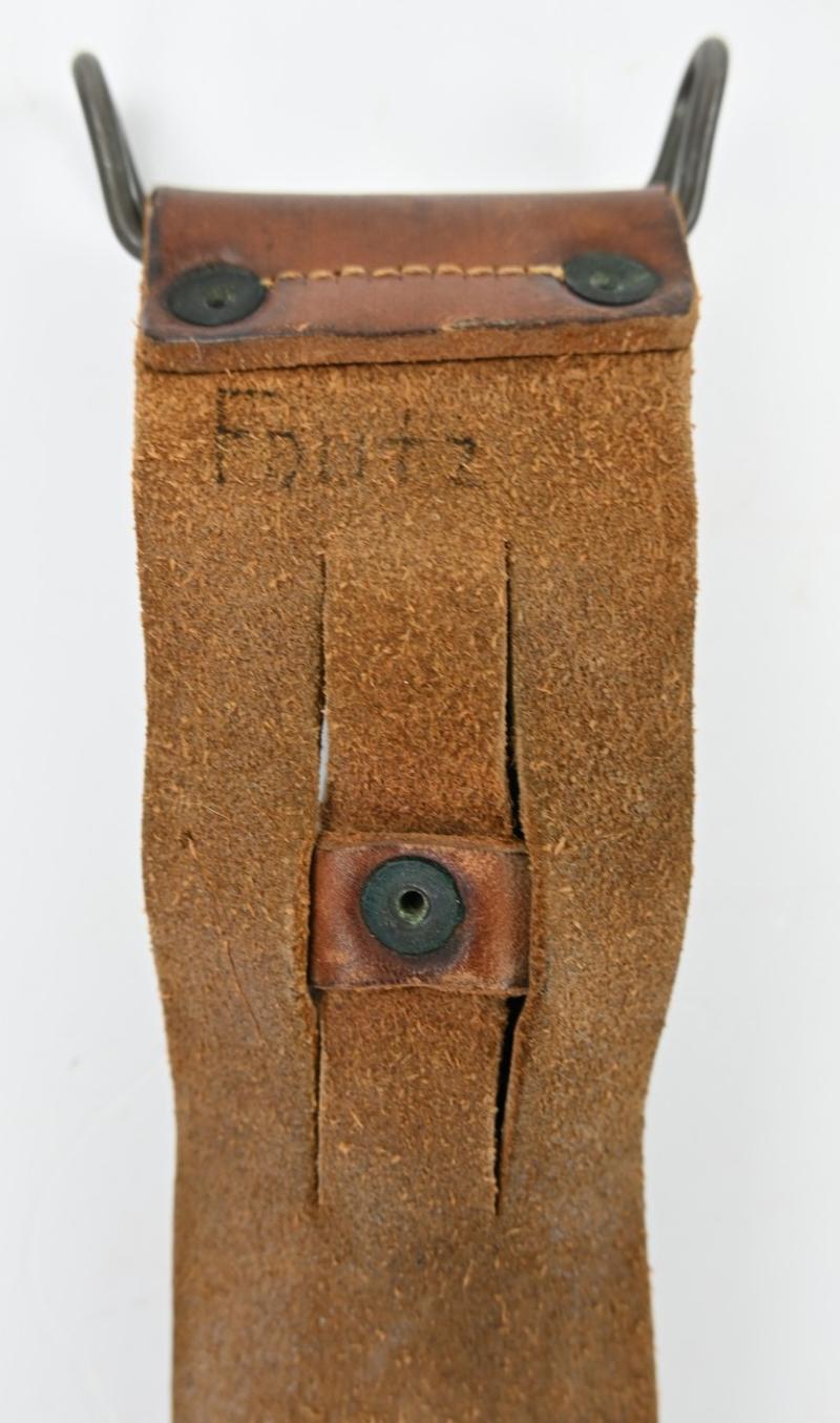 US WW2 Paratrooper M3 Fighting Knife with M6 Scabbard