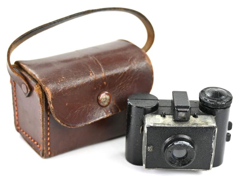 German Third Reich Period Sida Small Pocket Camera in Pouch