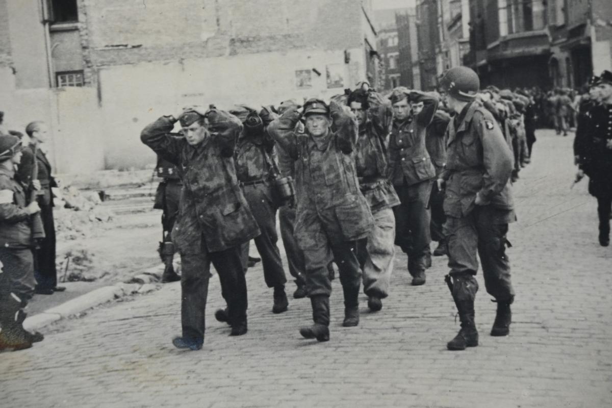 US WW2 101st Airborne Division POW Picture Market Garden