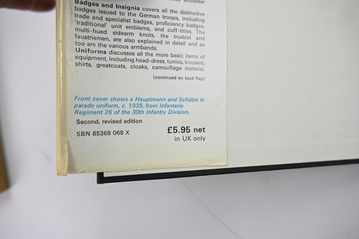 Book: German Army Uniforms and Insignia 1933-1945