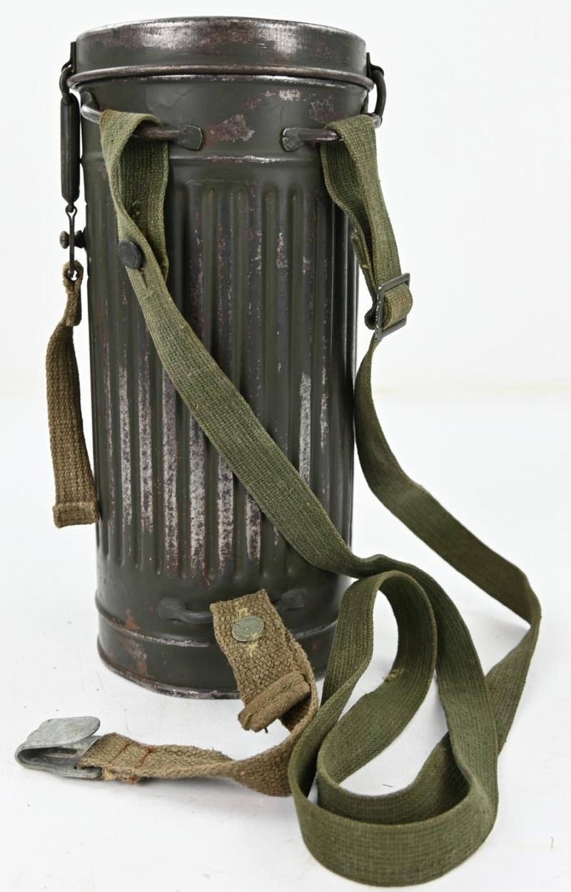 German WH Panzerjager Trooper Gasmask Set