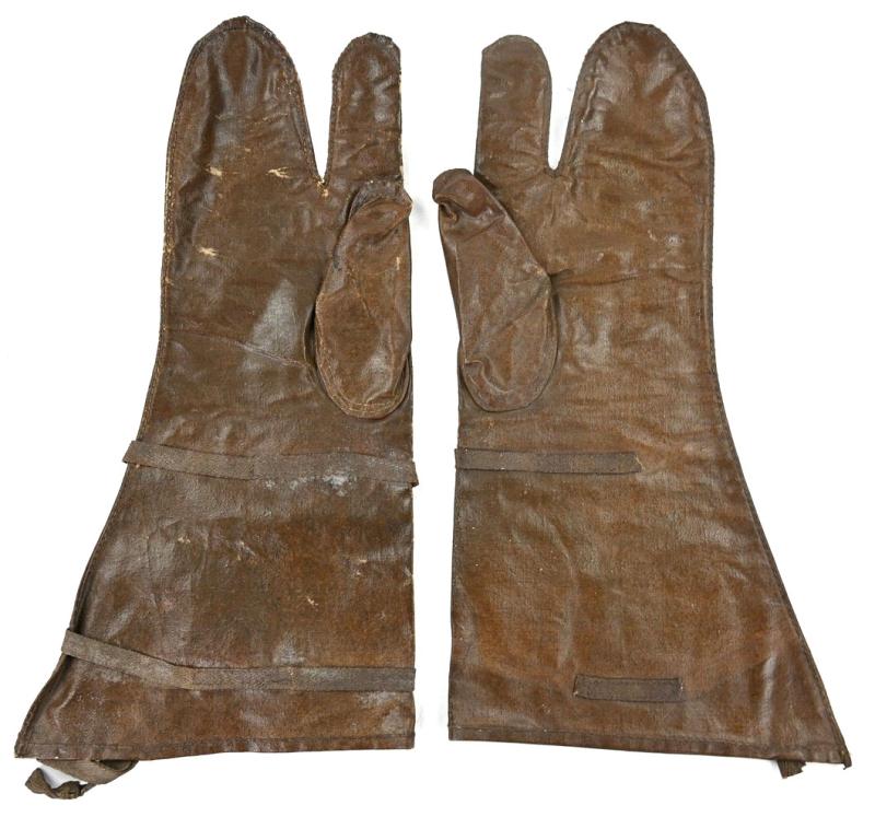 British WW2 Anti-Gas gloves