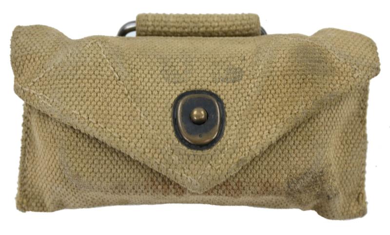 US WW2 M-1924 First Aid Pouch with First Aid Kit