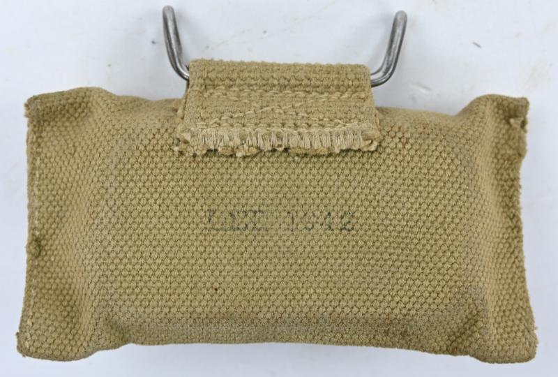 US WW2 M-1924 First Aid Pouch with First Aid Kit
