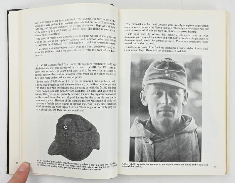German Collector's Study Book 'Uniforms & traditions of the German Army 1933-1945 Volume 1