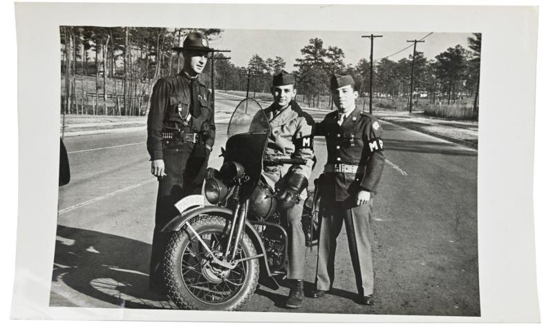 US WW2 Military Police Picture