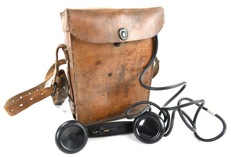 US WW2 Signal Corps Telephone EE-8-B in leather Carrying Case
