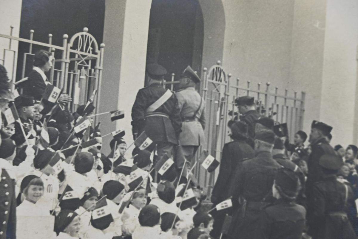 Italian WW2 Picture set of Benito Mussolini