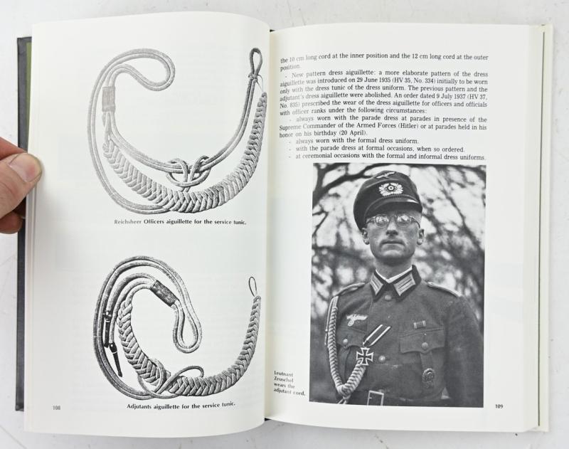 German Collector's Study Book 'Uniforms & traditions of the German Army 1933-1945 Volume 2