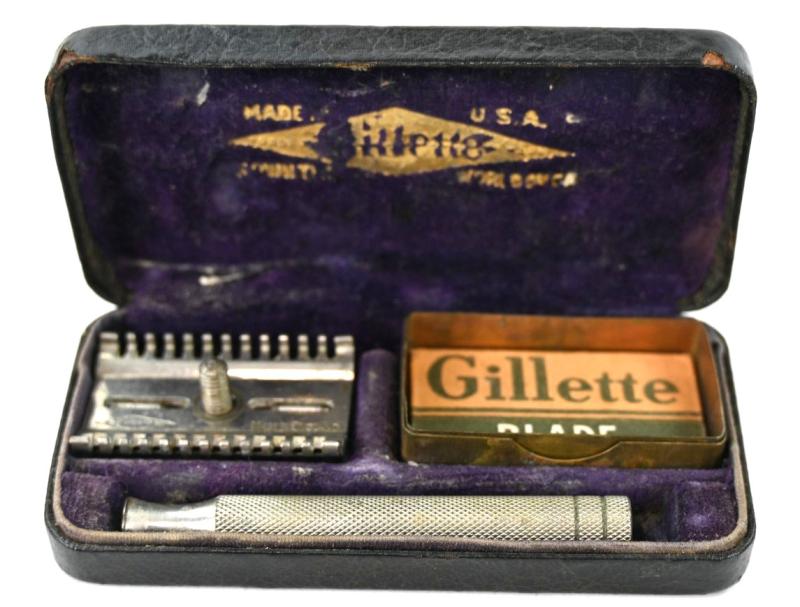 US WW2 Gilette Safety Razor Set in Case