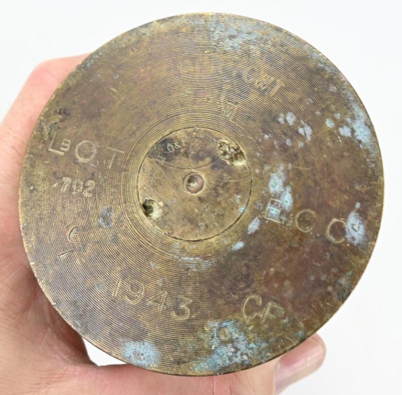 British WW2 Ordnance Quick-Firing 6-pounder 7 cwt Brass Shell 1943