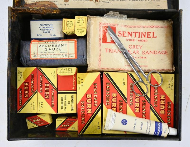 British WW2 Outfit First Aid Large, For Armoured Fighting Vehicles
