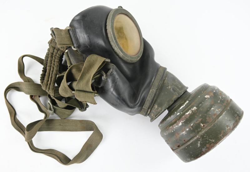 German WH M31 Gasmask & Cannister