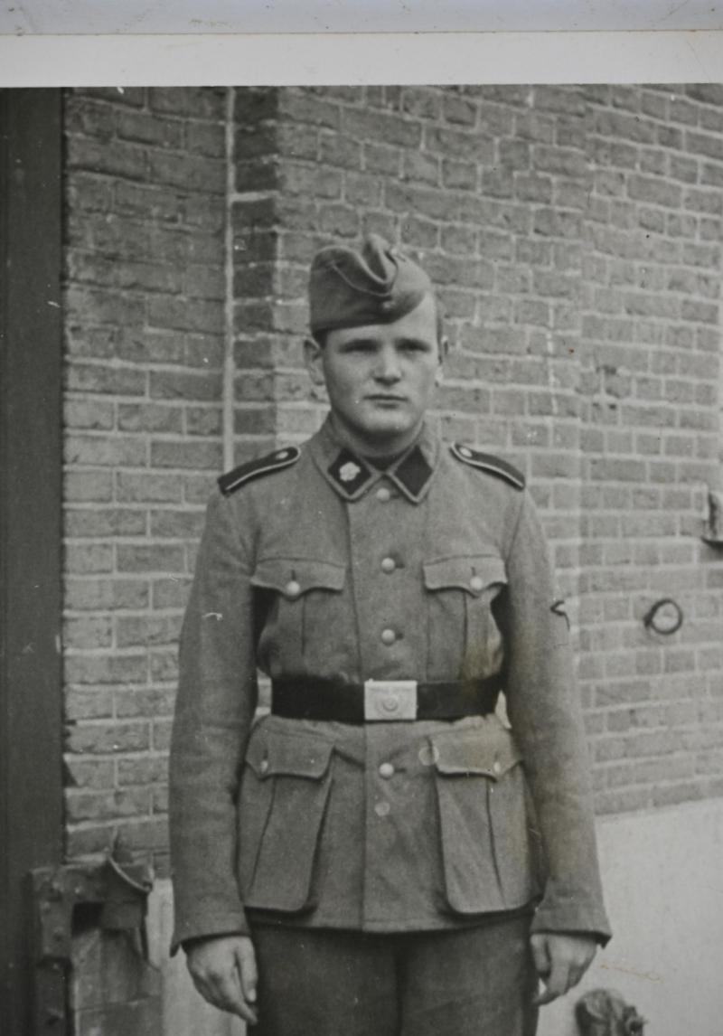 German Waffen-SS Portrait Picture ''Totenkopf' Holland