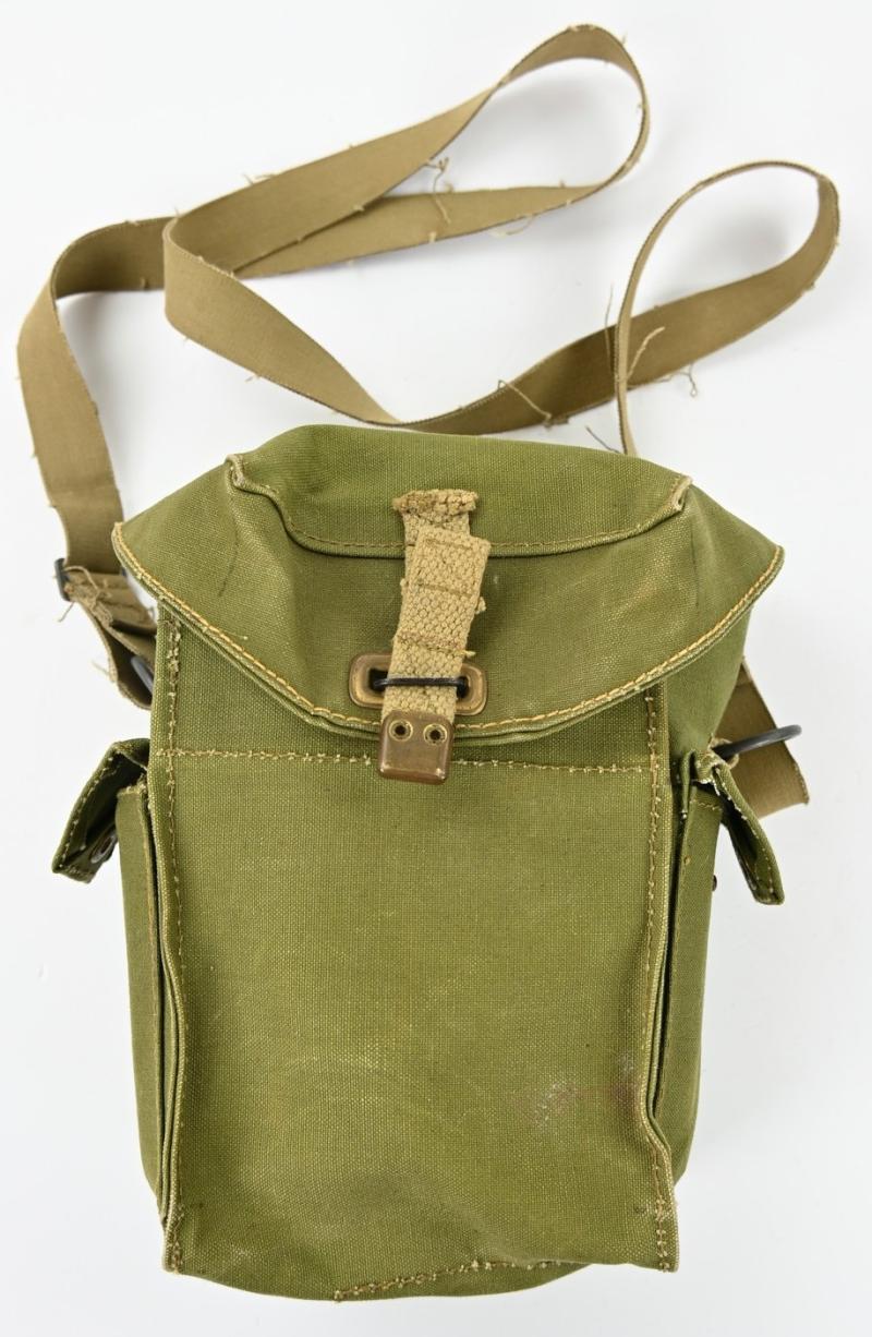 British WW2 Leightweight Gasmask in Carrying Bag