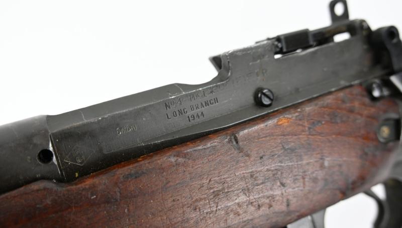 Canadian WW2 De-activated Lee Enfield number 4