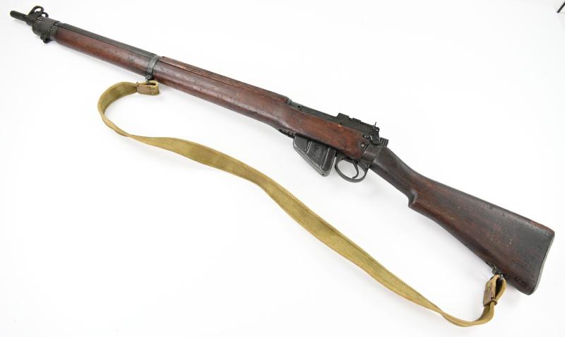 Canadian WW2 De-activated Lee Enfield number 4