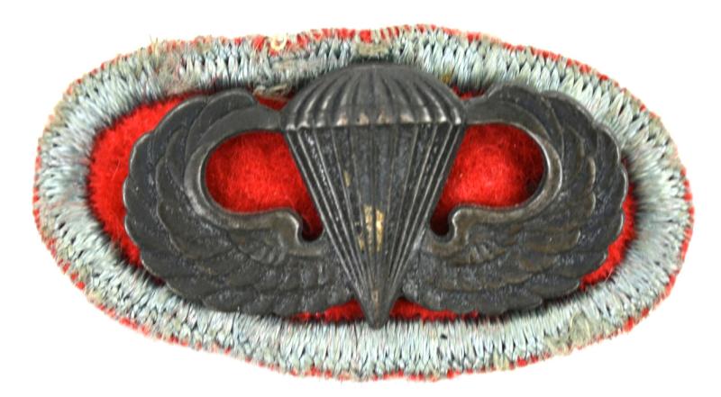 US WW2 101st Airborne Division 501st Parachute Infantry Regiment Jumpwing Oval with Jumpwing