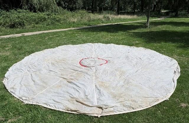 British WW2 Artillery Parachute
