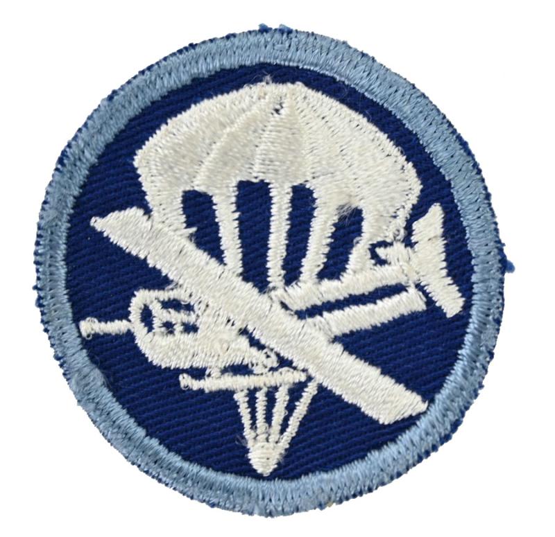 US WW2 EM Combined Glider/Parachute Cap badge